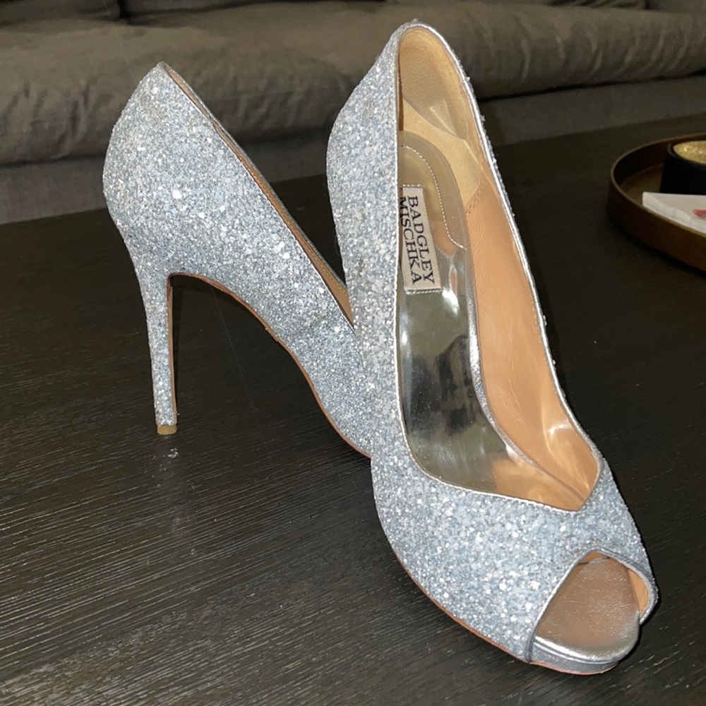 Badgley Mischka Pumps!